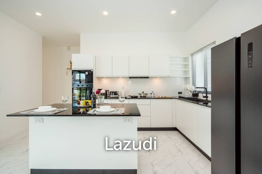 Contemporary 3-Bed Villa in Hua Hin