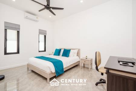 Contemporary 3-Bed Villa in Hua Hin