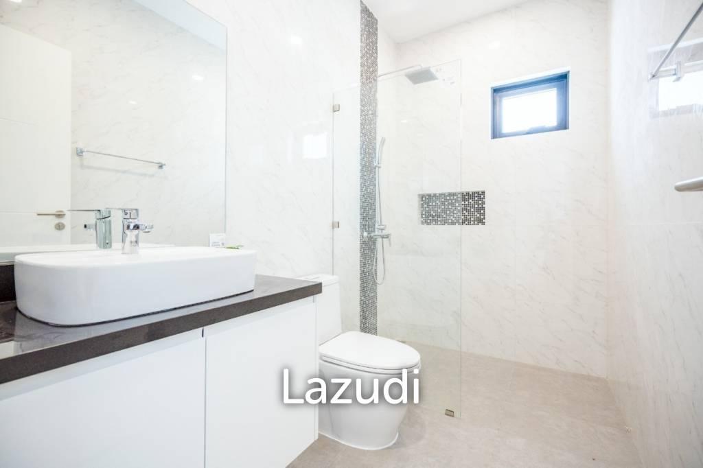 Contemporary 3-Bed Villa in Hua Hin