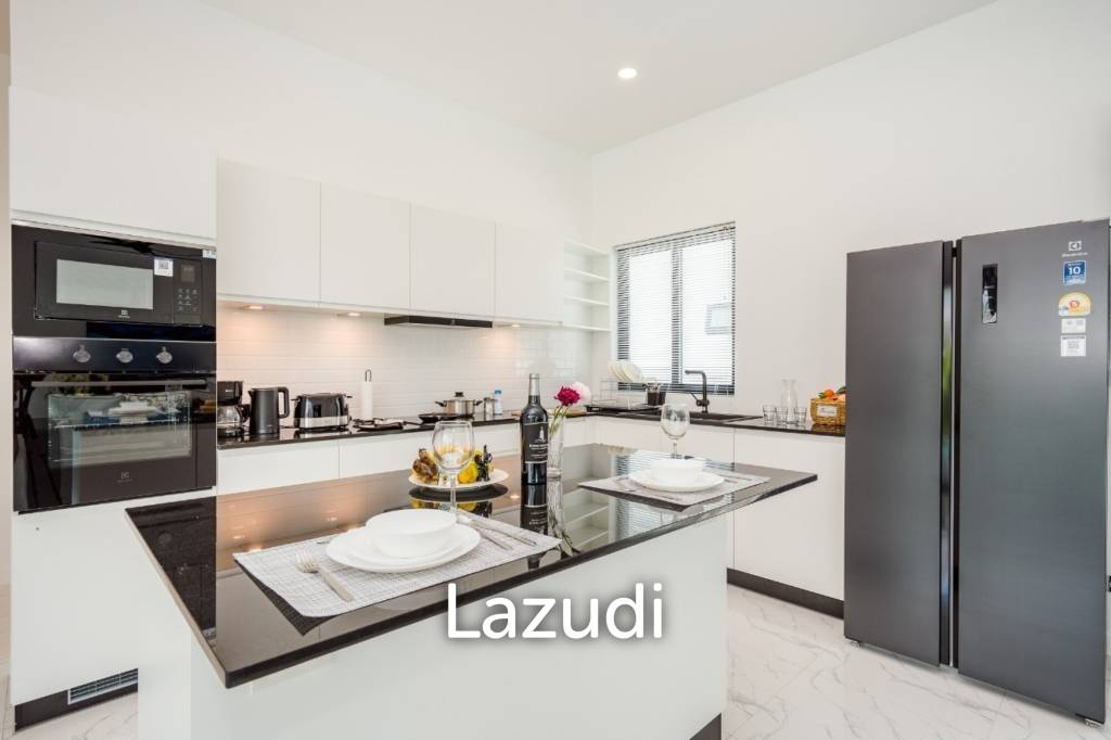 Contemporary 3-Bed Villa in Hua Hin