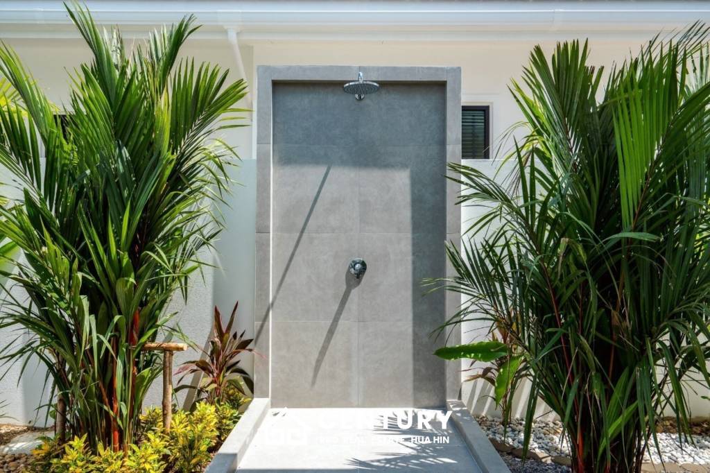 Contemporary 3-Bed Villa in Hua Hin