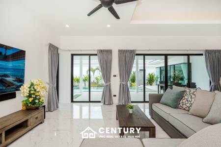 Contemporary 3-Bed Villa in Hua Hin