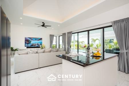 Contemporary 3-Bed Villa in Hua Hin