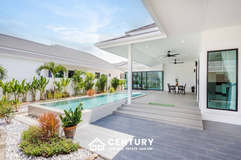 Contemporary 3-Bed Villa in Hua Hin