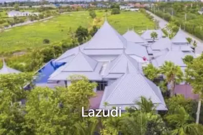 PALM HILLS HOMES : Outstanding Luxury 6 Pool Villa on Golf Course