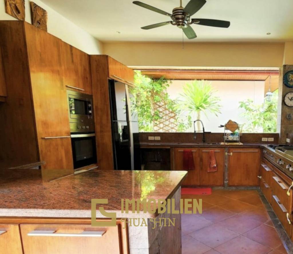 HANA VILLAGE 3  : 5 bed pool villa