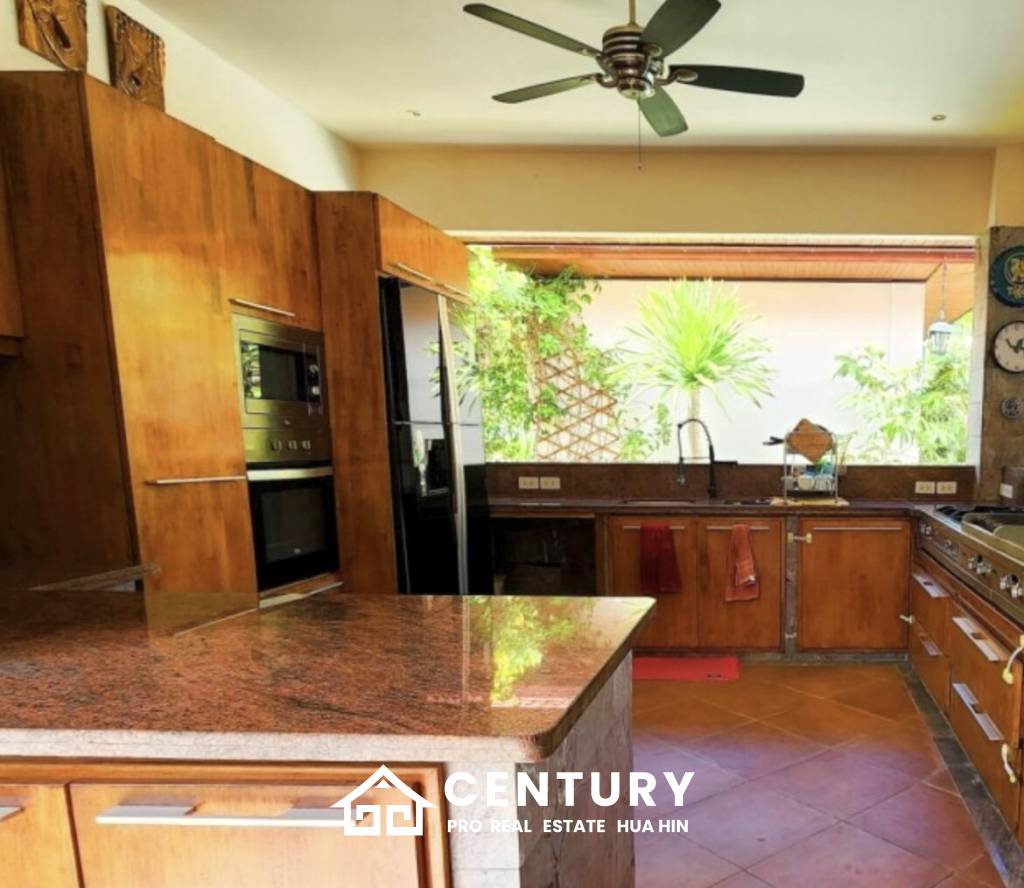 HANA VILLAGE 3  : 5 bed pool villa