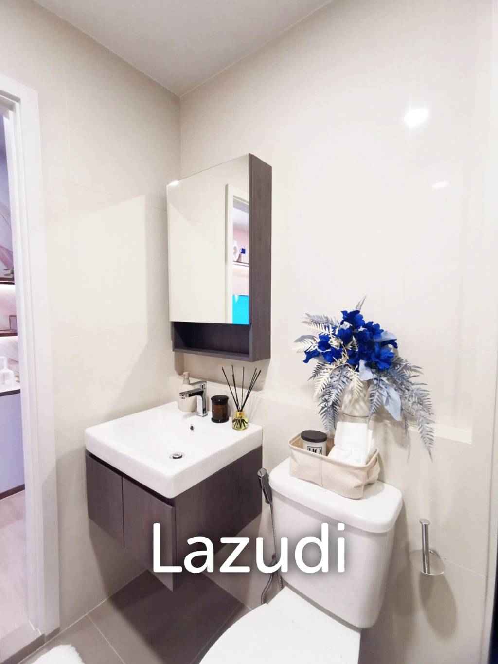 30 sqm modern 1 bedroom condo at Aspire Onnut Station Bang Chak