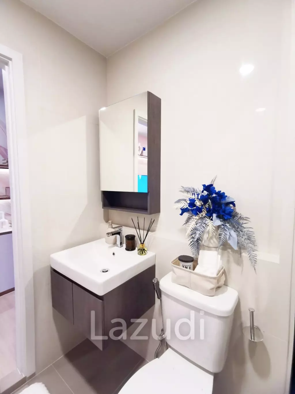 30 sqm modern 1 bedroom condo at Aspire Onnut Station Bang Chak