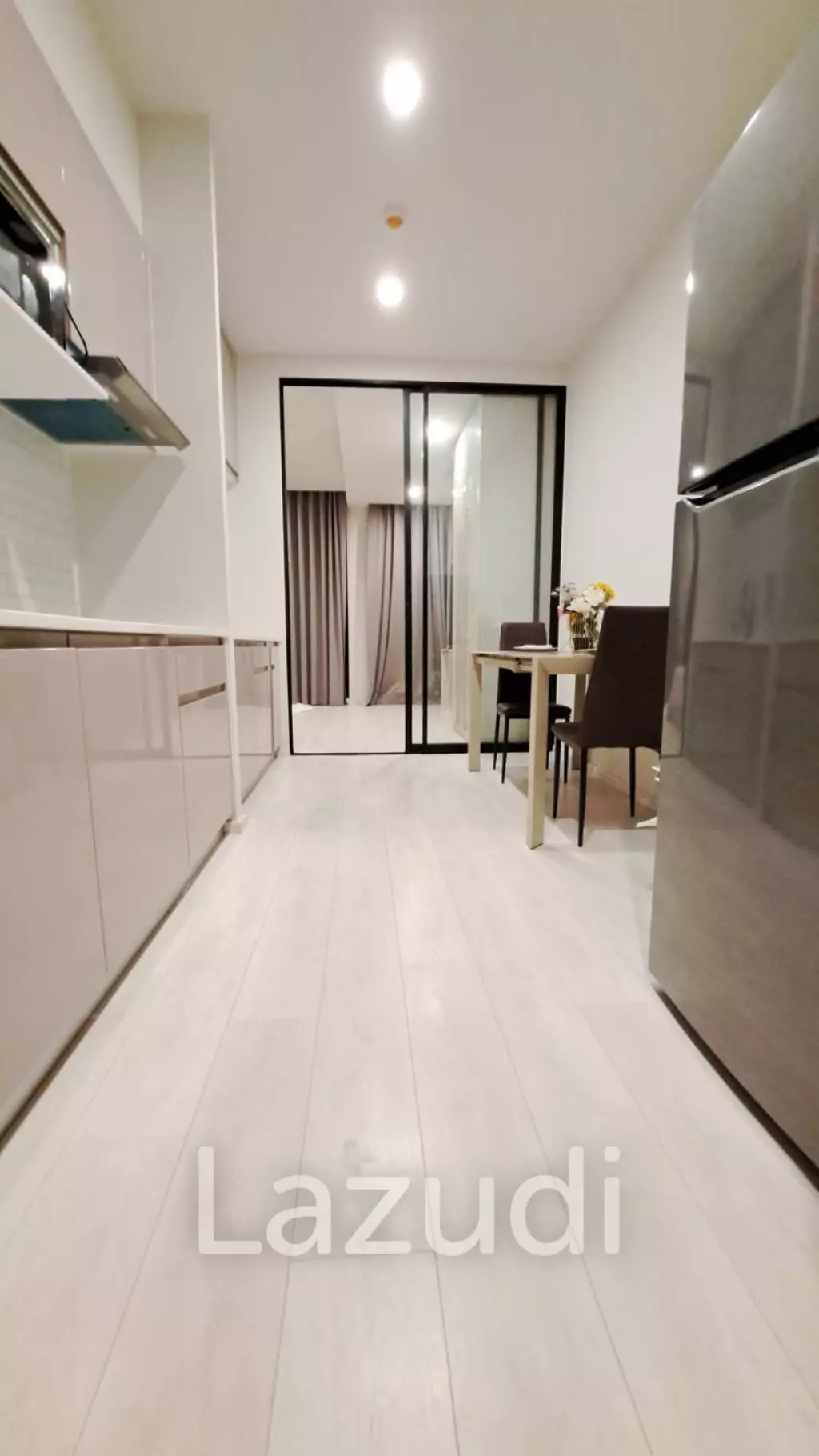1 Bed 1 Bath 45 SQ.M Noble Ploenchit