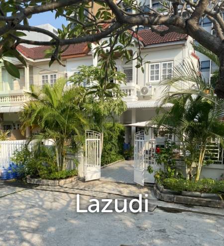 2 Storey townhouse corner plot near Bluport 2 Storey townhouse corner plot near Bluport