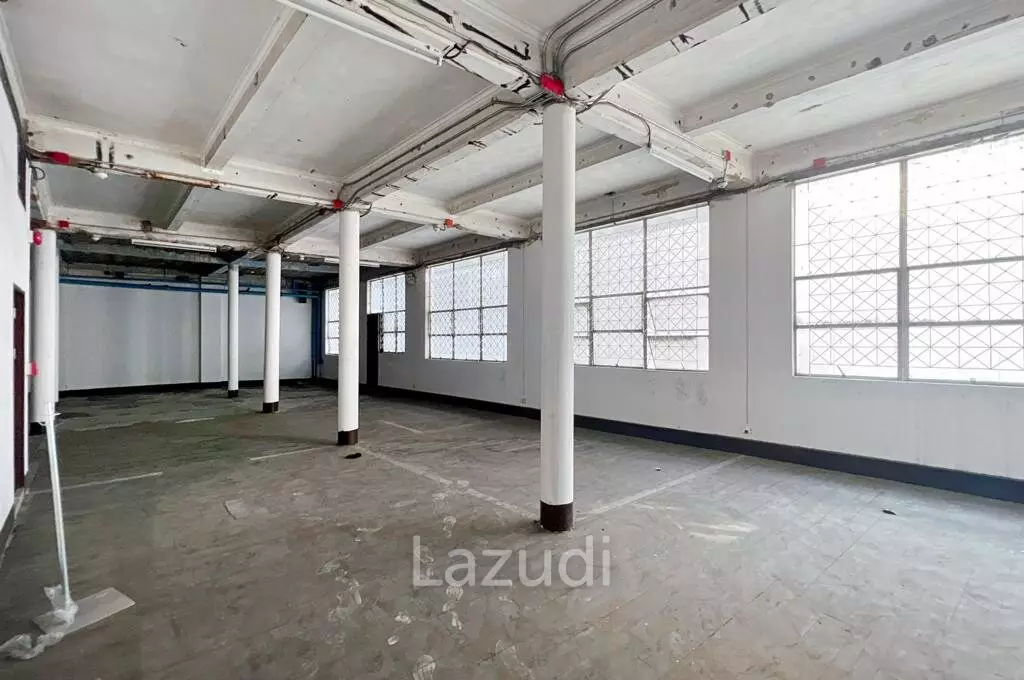 Prime Retail Spaces for Rent on Yaowarat Road, Chinatown Bangkok - Unbeatable Location