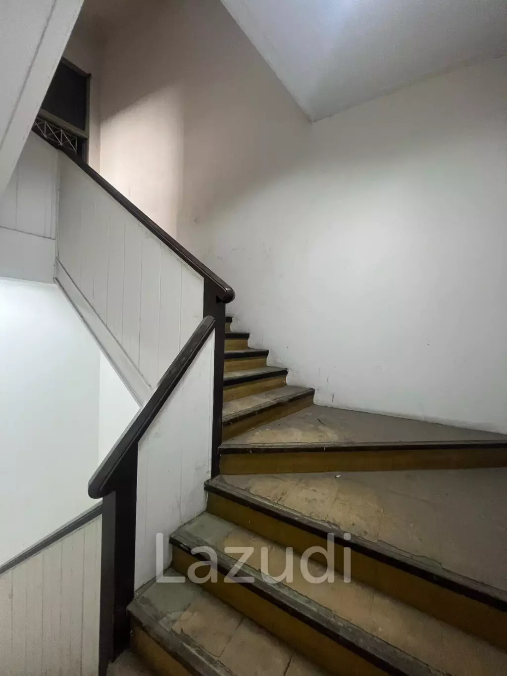 Prime Retail Spaces for Rent on Yaowarat Road, Chinatown Bangkok - Unbeatable Location
