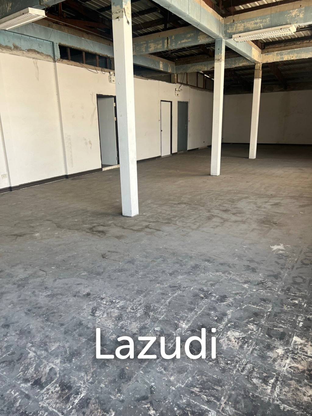 Prime Retail Spaces for Rent on Yaowarat Road, Chinatown Bangkok - Unbeatable Location