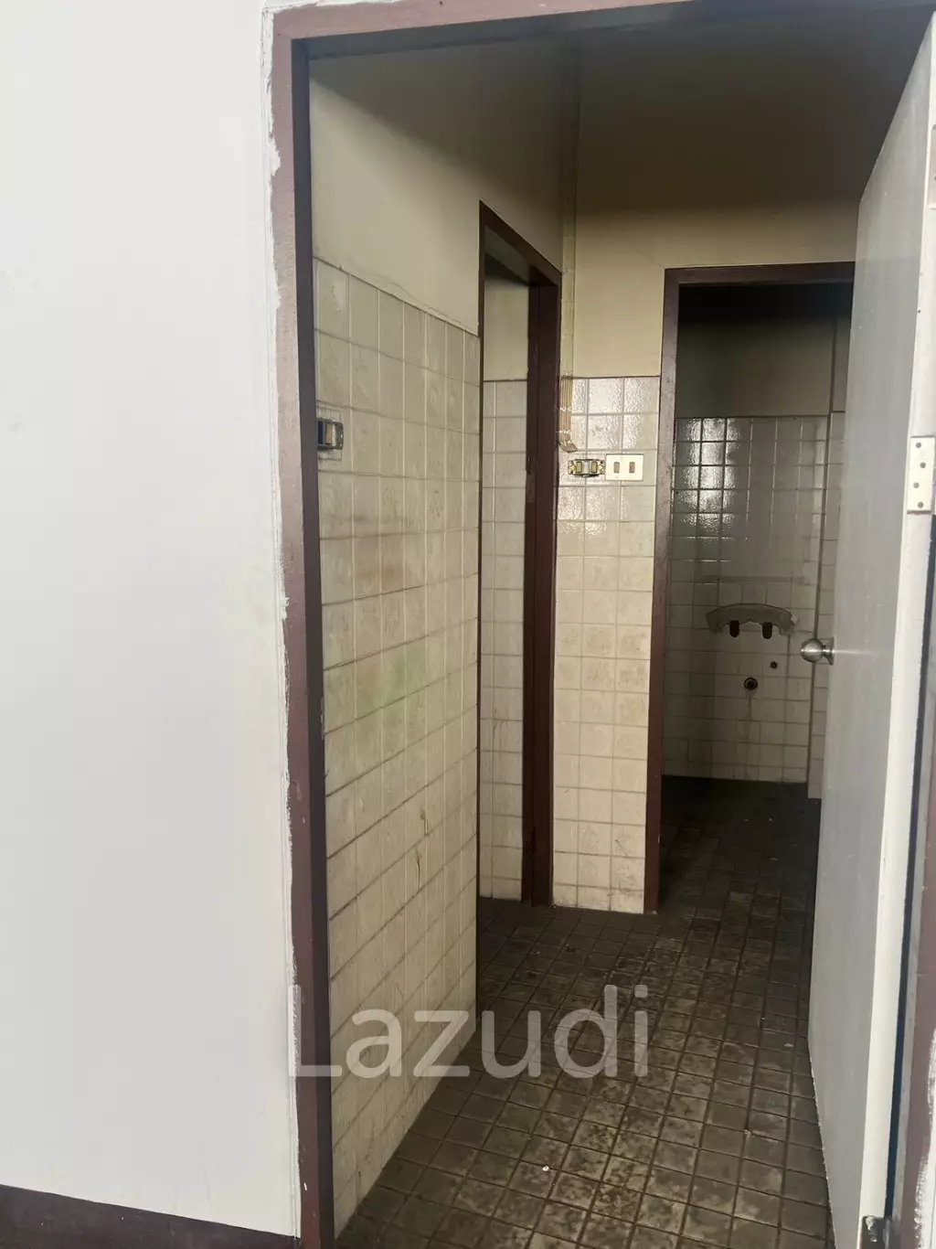 Prime Retail Spaces for Rent on Yaowarat Road, Chinatown Bangkok - Unbeatable Location