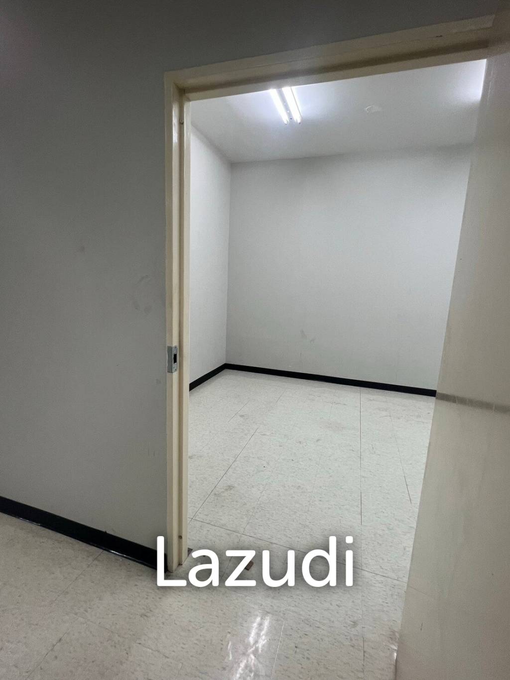 Prime Retail Spaces for Rent on Yaowarat Road, Chinatown Bangkok - Unbeatable Location