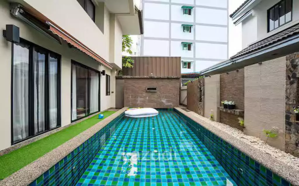 5 Bed 5 Bath 456 SQ.M Noble House Thonglor 25
