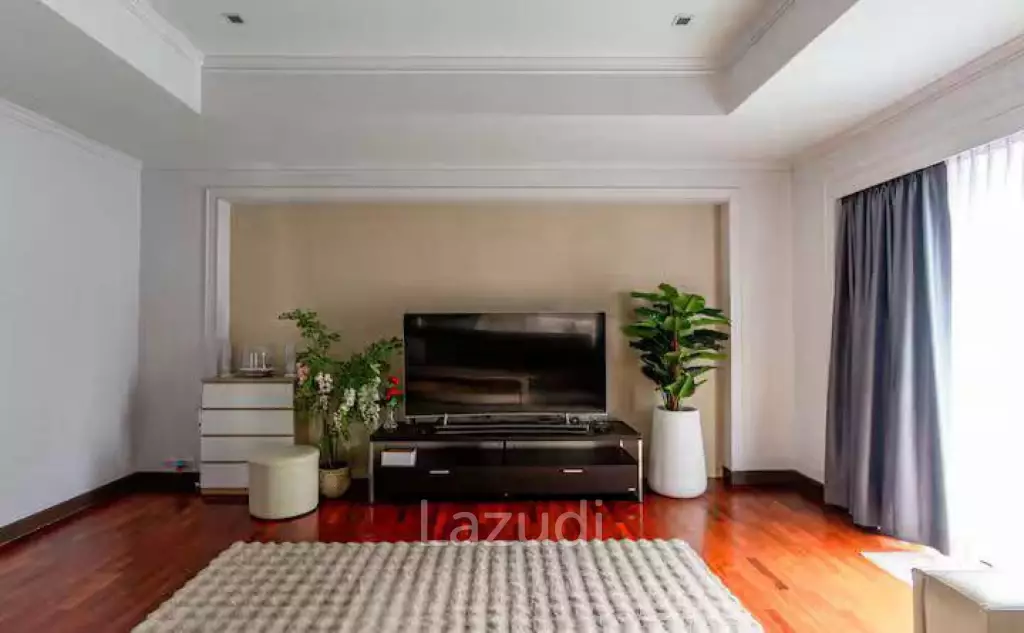 5 Bed 5 Bath 456 SQ.M Noble House Thonglor 25