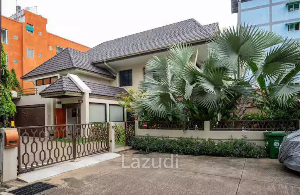 5 Bed 5 Bath 456 SQ.M Noble House Thonglor 25