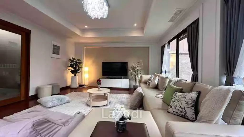 5 Bed 5 Bath 456 SQ.M Noble House Thonglor 25