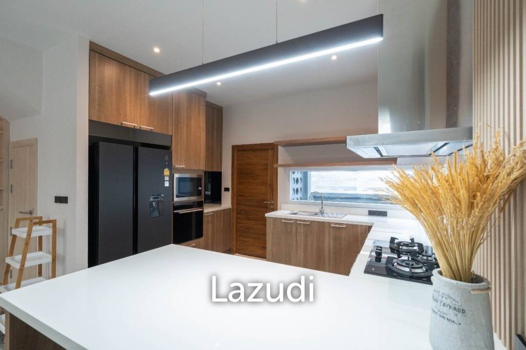3 Bedrooms 4 Bathrooms 360 Sqm. Central Park Hill side 