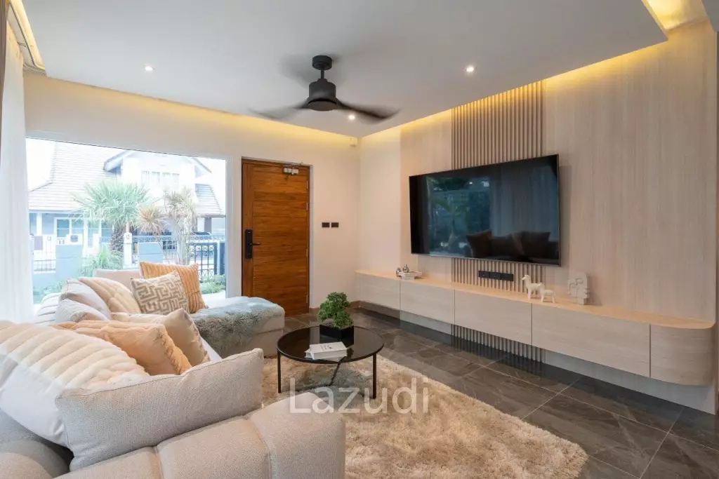 3 Bedrooms 4 Bathrooms 360 Sqm. Central Park Hill side 