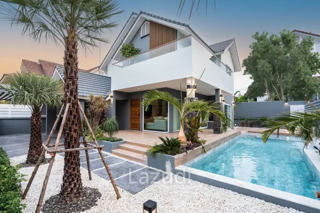 3 Bedrooms 4 Bathrooms 360 Sqm. Central Park Hill side 