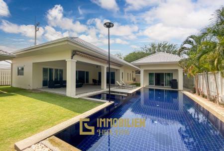 Gold A: 4 Schlafzimmer Pool Villa