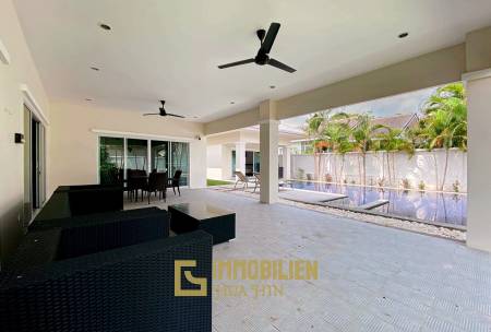 Gold A: 4 Schlafzimmer Pool Villa