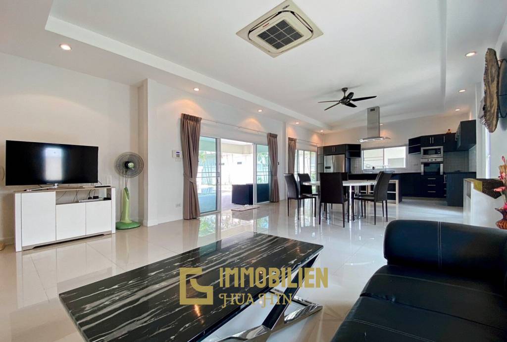 Gold A: 4 Schlafzimmer Pool Villa