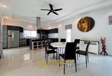 Gold A: 4 Schlafzimmer Pool Villa