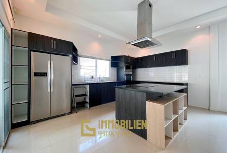 Gold A: 4 Schlafzimmer Pool Villa