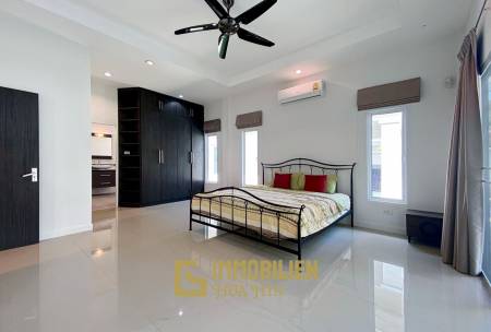 Gold A: 4 Schlafzimmer Pool Villa