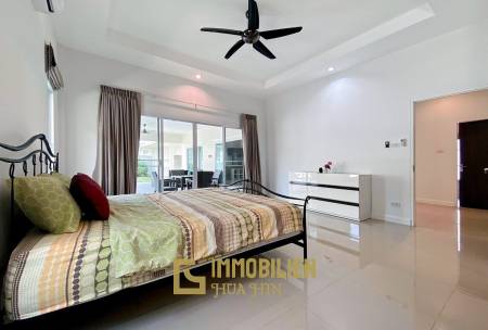 Gold A: 4 Schlafzimmer Pool Villa