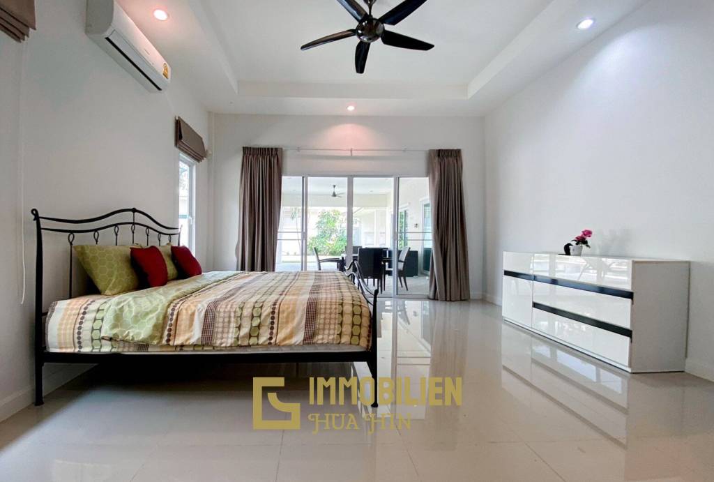 Gold A: 4 Schlafzimmer Pool Villa