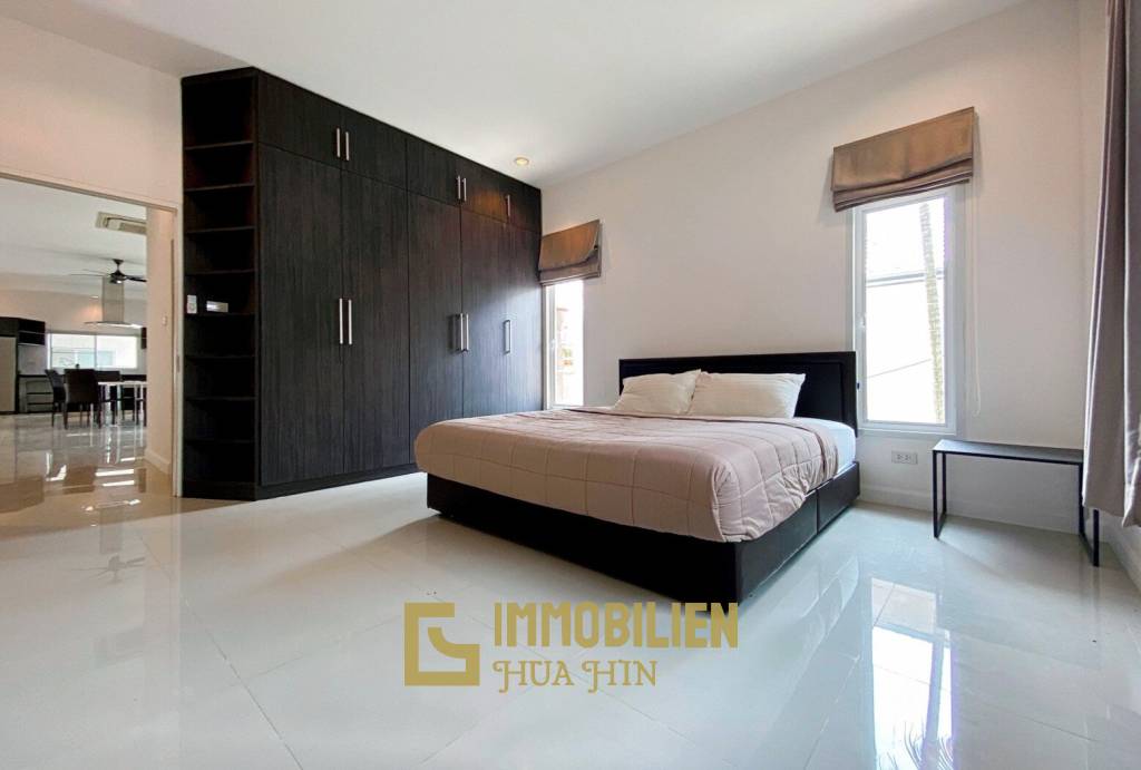 Gold A: 4 Schlafzimmer Pool Villa