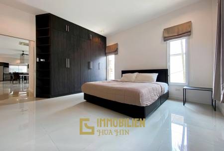 Gold A: 4 Schlafzimmer Pool Villa