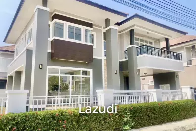 ขายบ้านหรูหลังใหญ่ขนาด 5 ห้องนอนในโรงการ