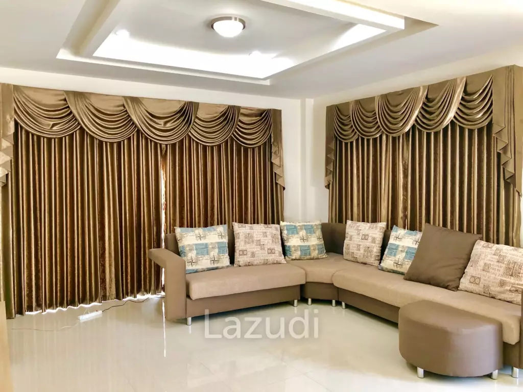 A luxury house with 5 bedrooms for sale