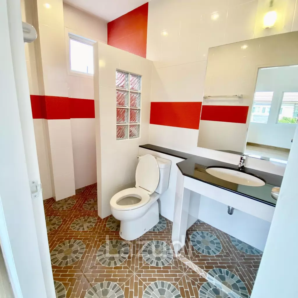 A luxury house with 5 bedrooms for sale