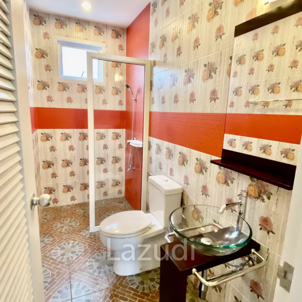 A luxury house with 5 bedrooms for sale