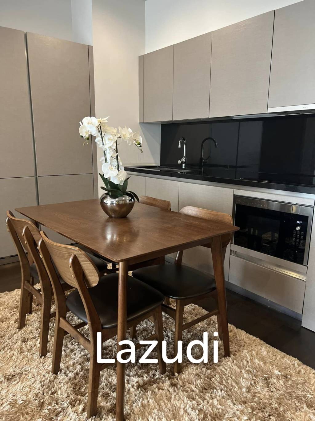 2 Bed 2 Bath 81 SQ.M The XXXIX BY SANSIRI