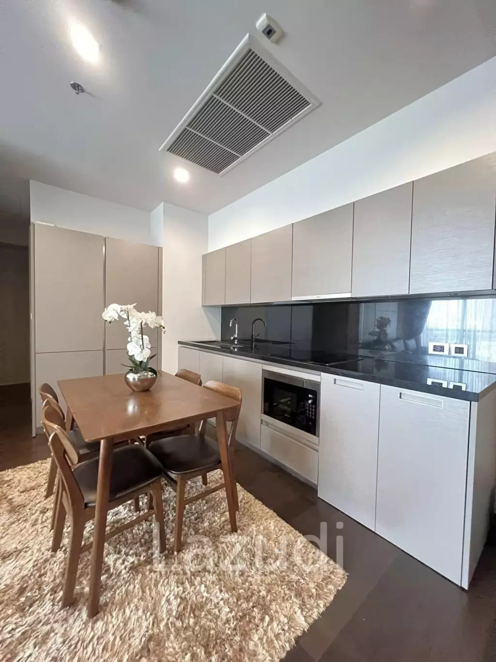 2 Bed 2 Bath 81 SQ.M The XXXIX BY SANSIRI