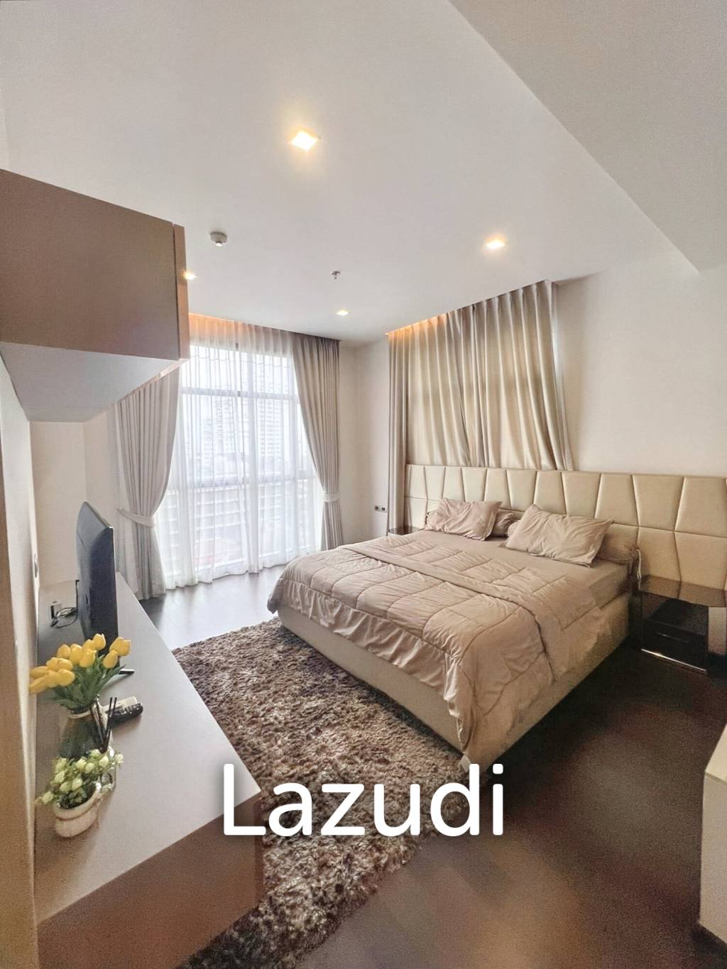 2 Bed 2 Bath 81 SQ.M The XXXIX BY SANSIRI