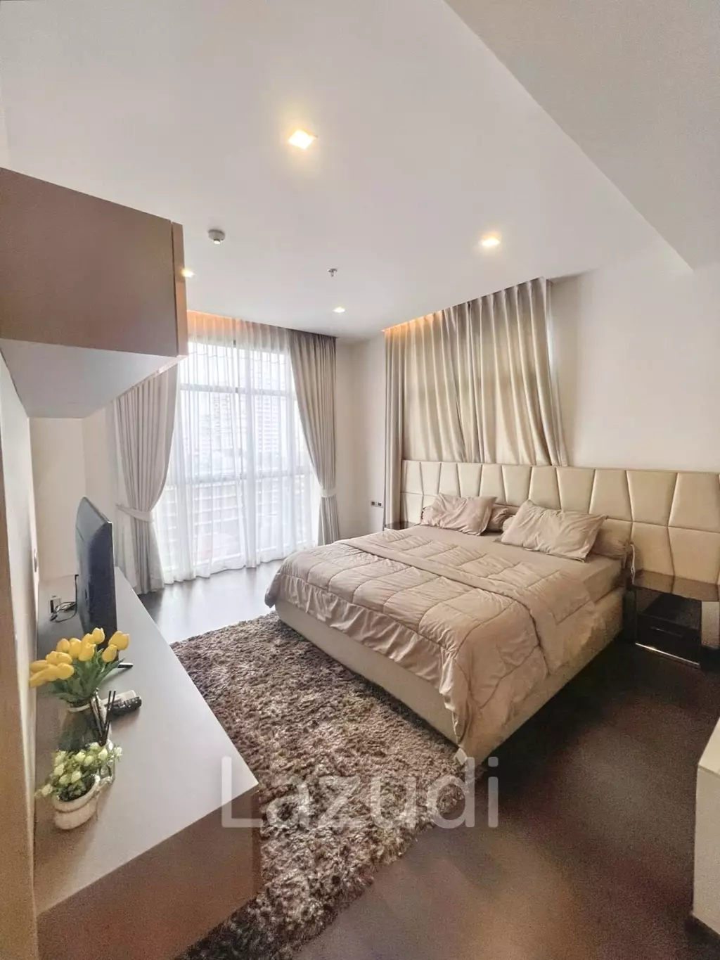 2 Bed 2 Bath 81 SQ.M The XXXIX BY SANSIRI