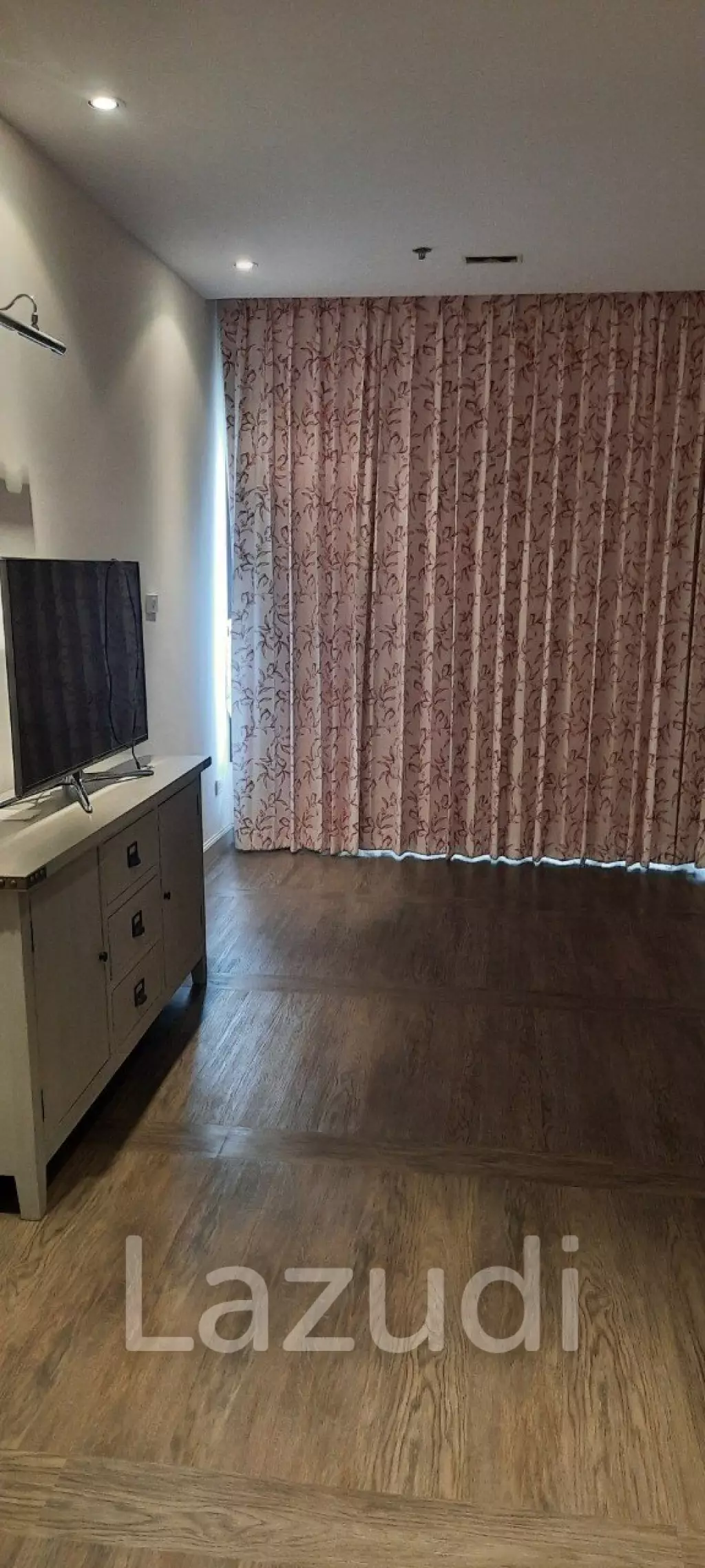 3 Bed 4 Bath 252 SQ.M Baan Haad U Thong