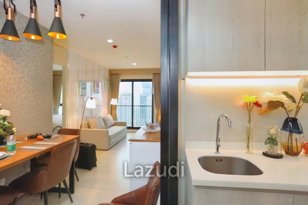 2 bedrooms 2 bathrooms  55 SQ.M Life Asoke (FQ)