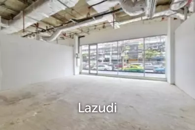 Prime Retail Space for Lease: Unbeatable Location at Sukhumvit + Rama 4 Junction!