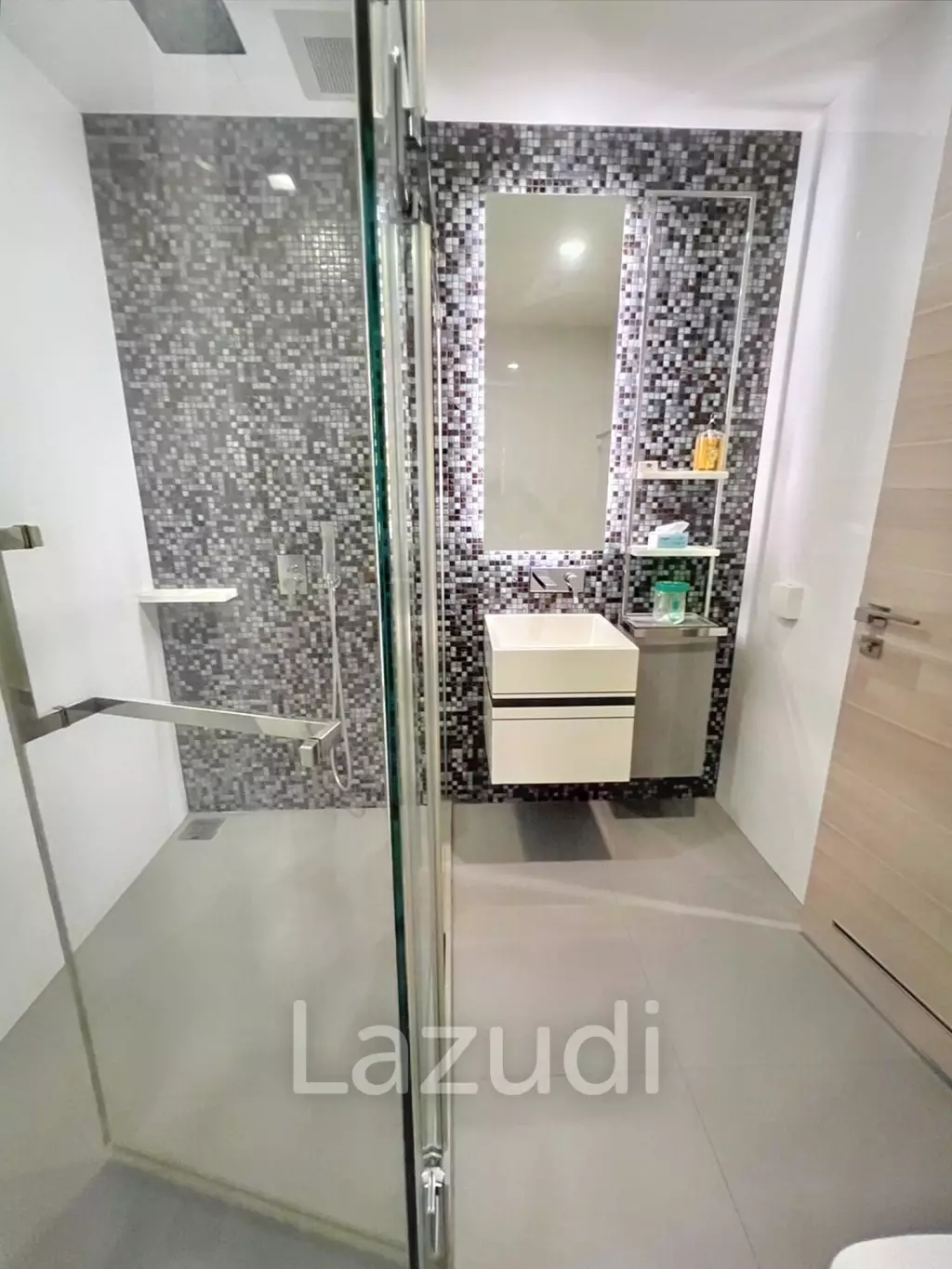 1 Bed 1 Bath 47 SQ.M The Room Sathorn - TanonPun
