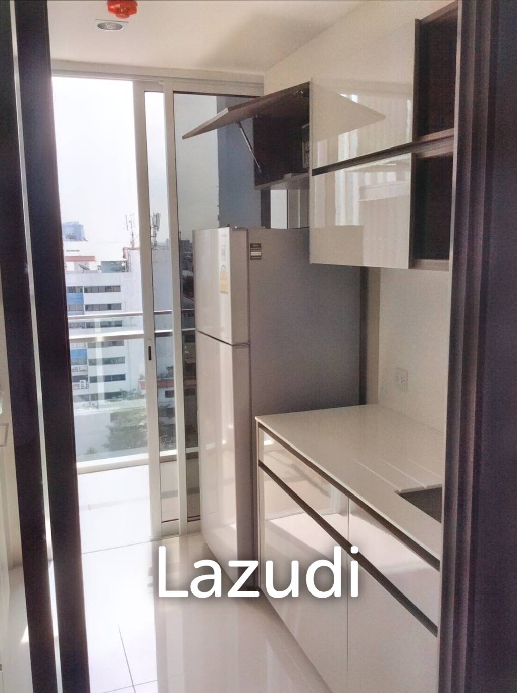 1 Bed 1 Bath 47 SQ.M The Room Sathorn - TanonPun